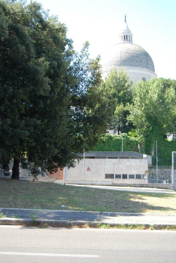 La Badia Del Cavaliere Bed & Breakfast Rome Bagian luar foto